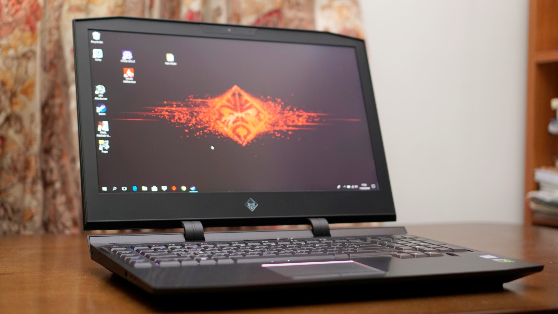 Harga dan Spesifikasi Laptop HP Terbaru 2019 [Lengkap]